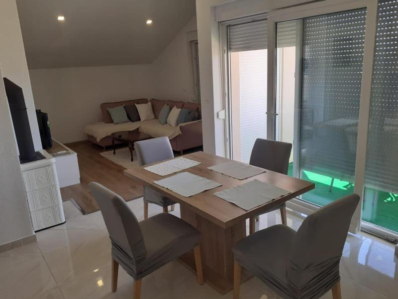 Apartments Gveric Σίμπενικ Εξωτερικό φωτογραφία